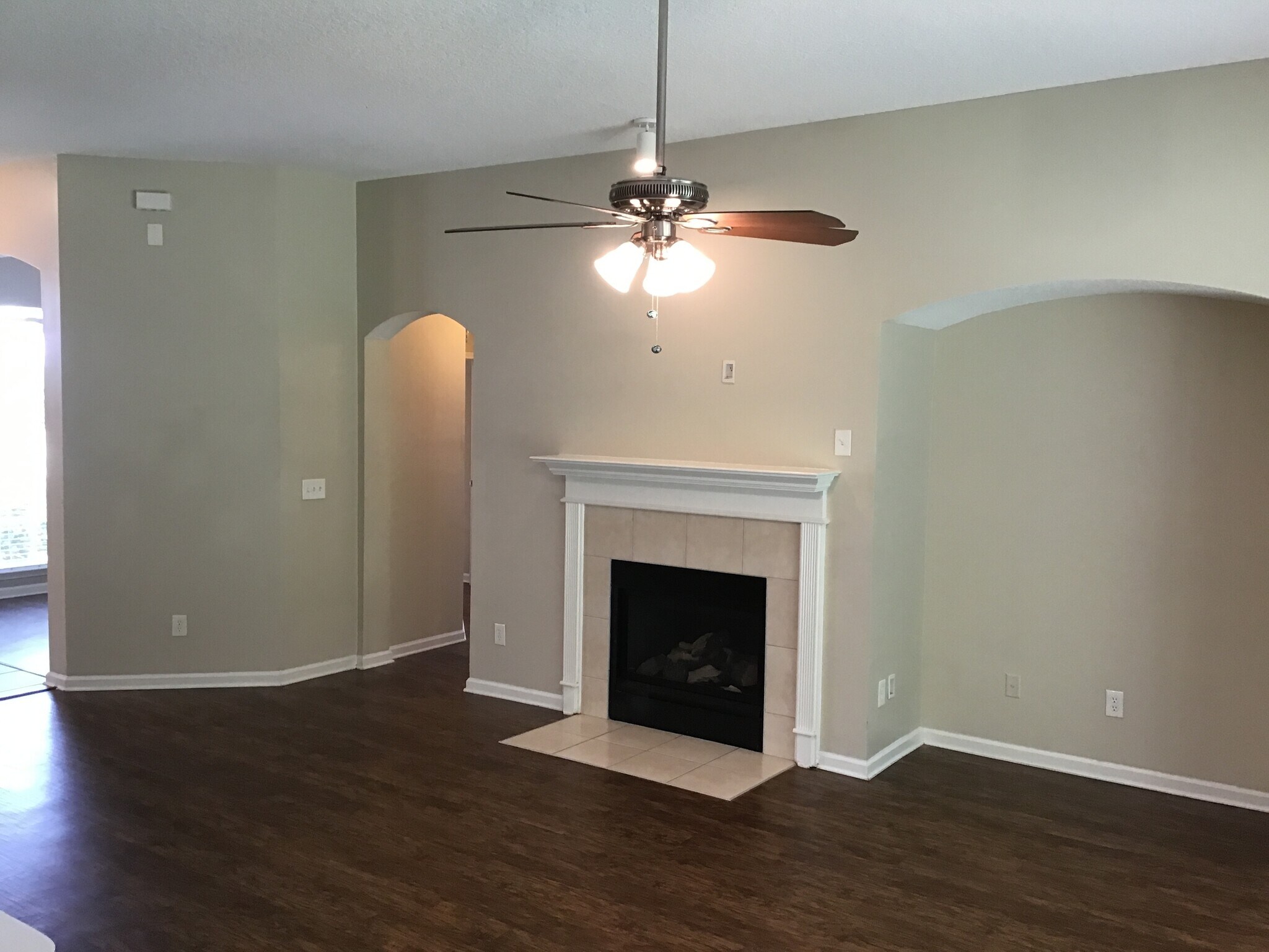 Building Photo - 14003 Golden Eagle Dr