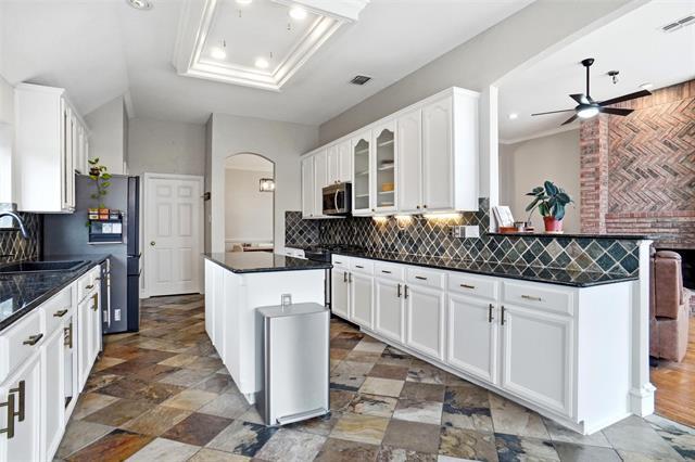 Building Photo - 1800 Sumac Dr