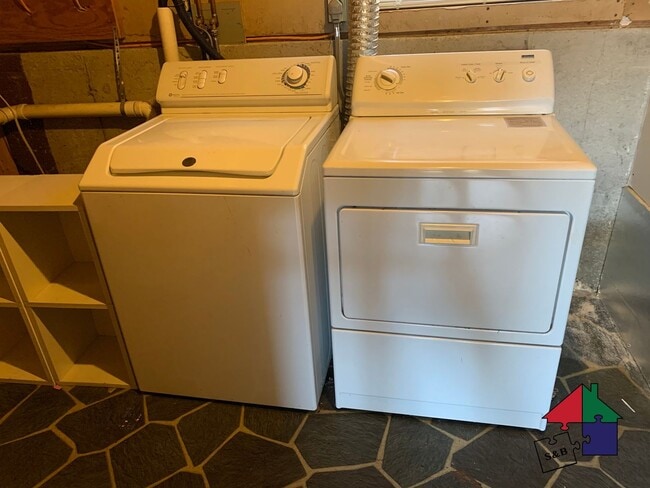 Building Photo - Barre Single Family Home - 4BR 1.5BA with In-Unit Laundry