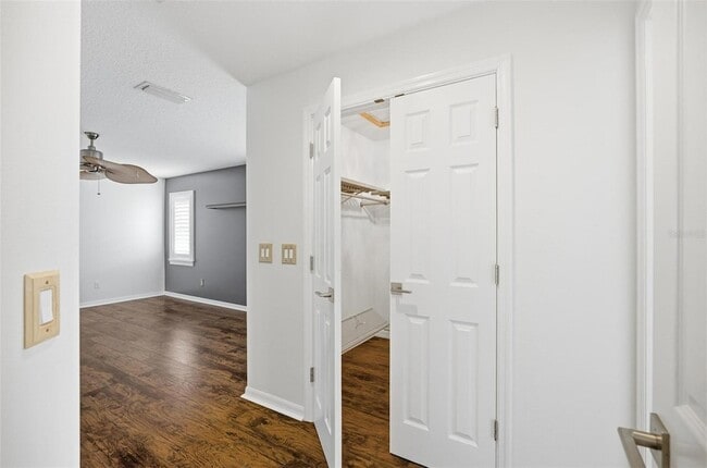 Building Photo - 1 Walton Pl