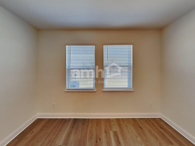 Building Photo - 1016 Grafton Ridge Dr