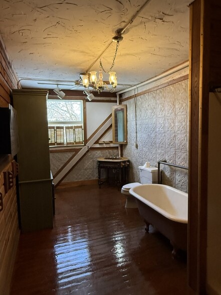 Master bath - 15 Wabank Rd