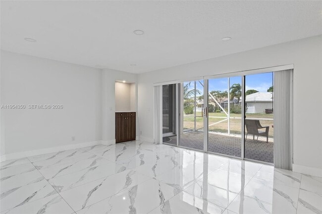 Building Photo - 6357 Brava Way