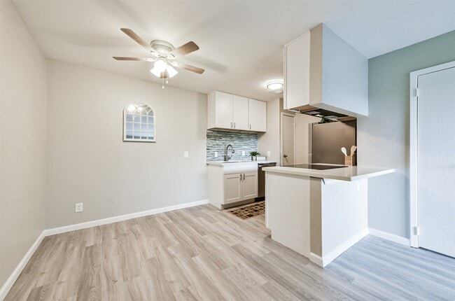 Building Photo - 2501 Gulf Fwy