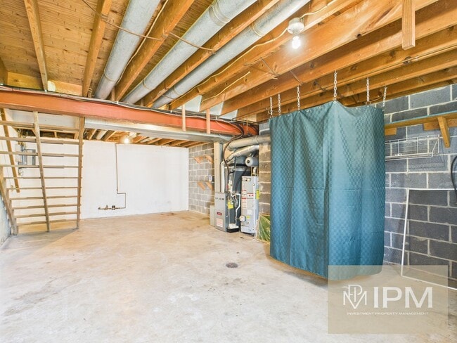 Building Photo - Bright & Inviting 2BR Townhome in Dallastown Schools!