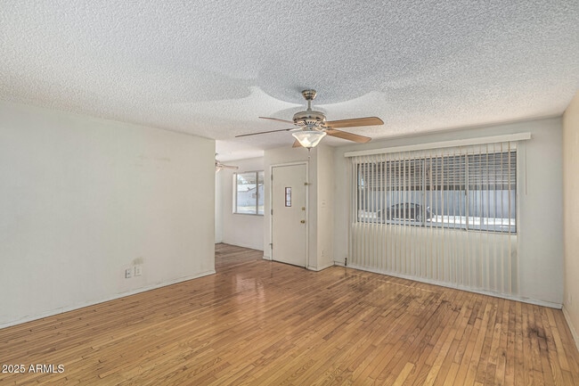 Building Photo - 10343 N 97th Ave