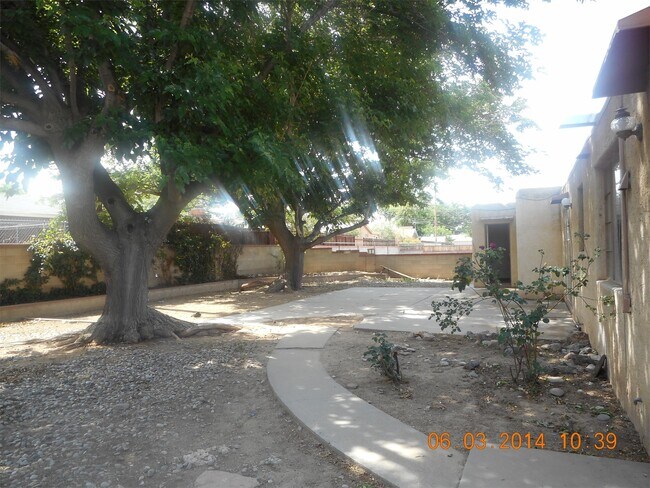 Building Photo - 3112 Colorado St NE