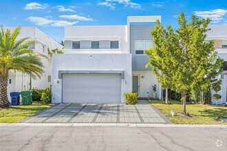 Building Photo - 10373 NW 68th Terrace