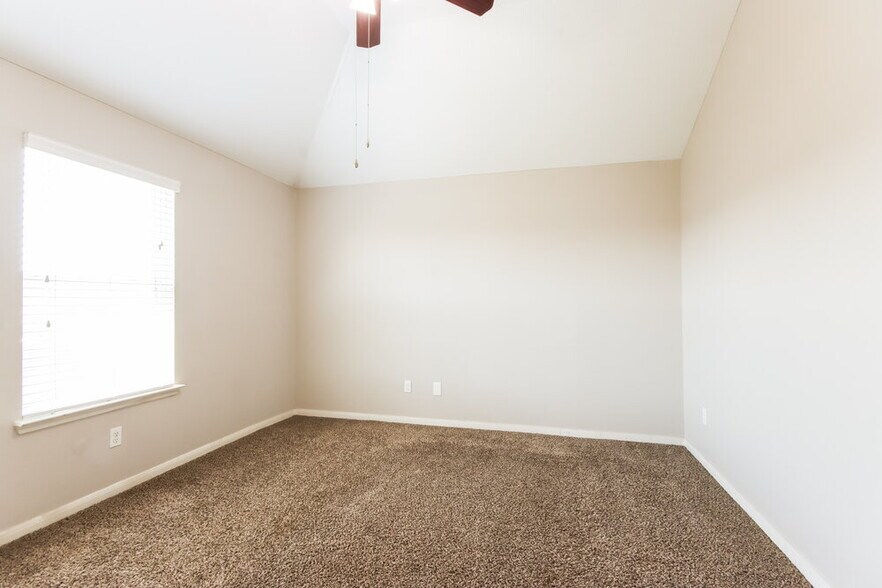 Building Photo - 21831 Octavia Way
