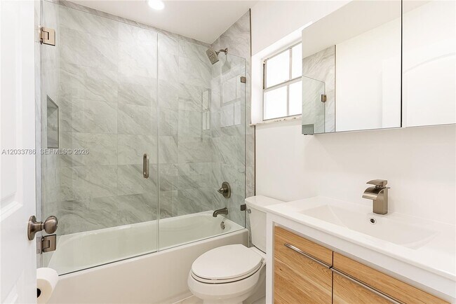 Building Photo - 15881 SW 139th Ave