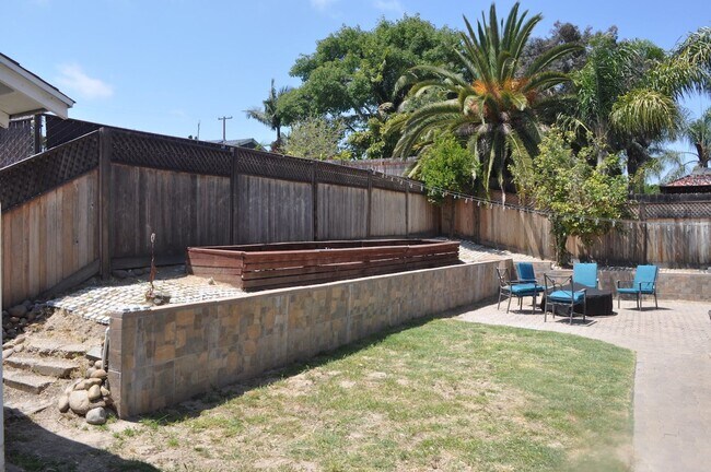 Building Photo - LEMON GROVE 3BR/2BA SINGLE FAMILY DETACHED...