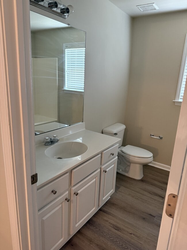 Building Photo - 2380 McIntosh Dr