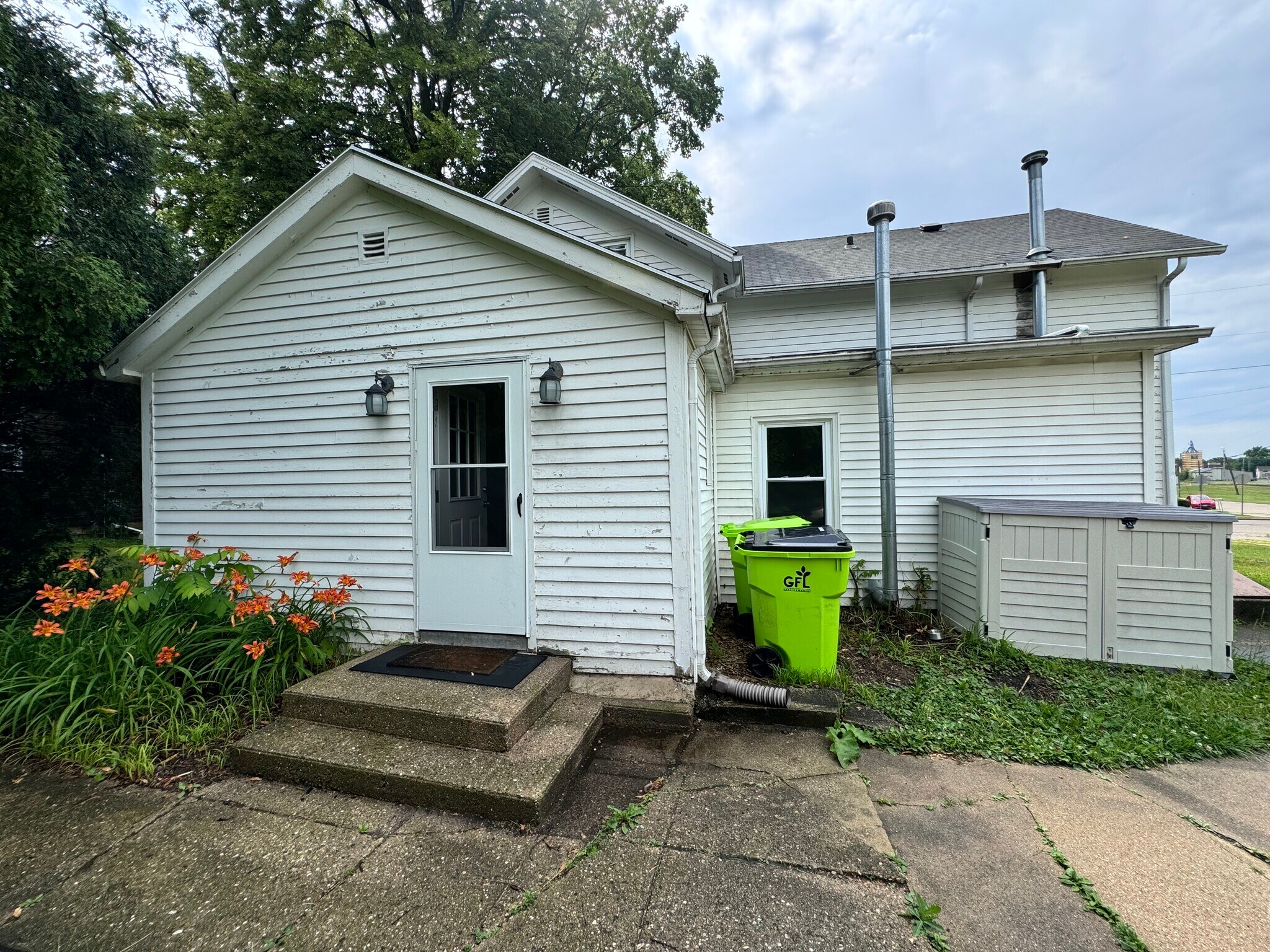 Rear Entrance - 180 Martin St