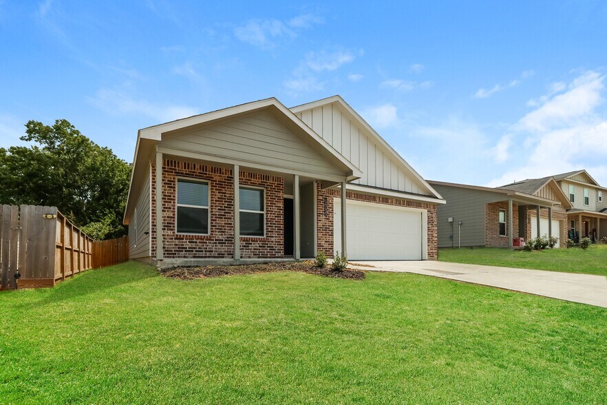 Building Photo - 14207 Green Wing Cir