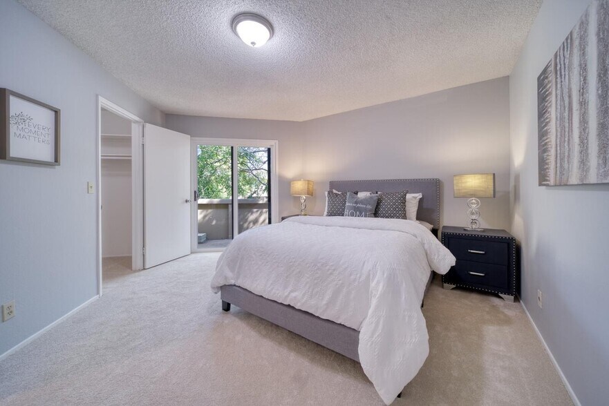 Master Bedroom - 1178 N Abbott Ave