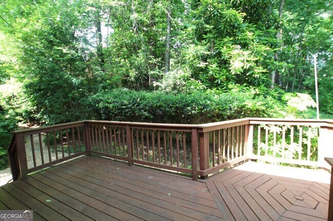 Building Photo - 55 Ivy Chase NE