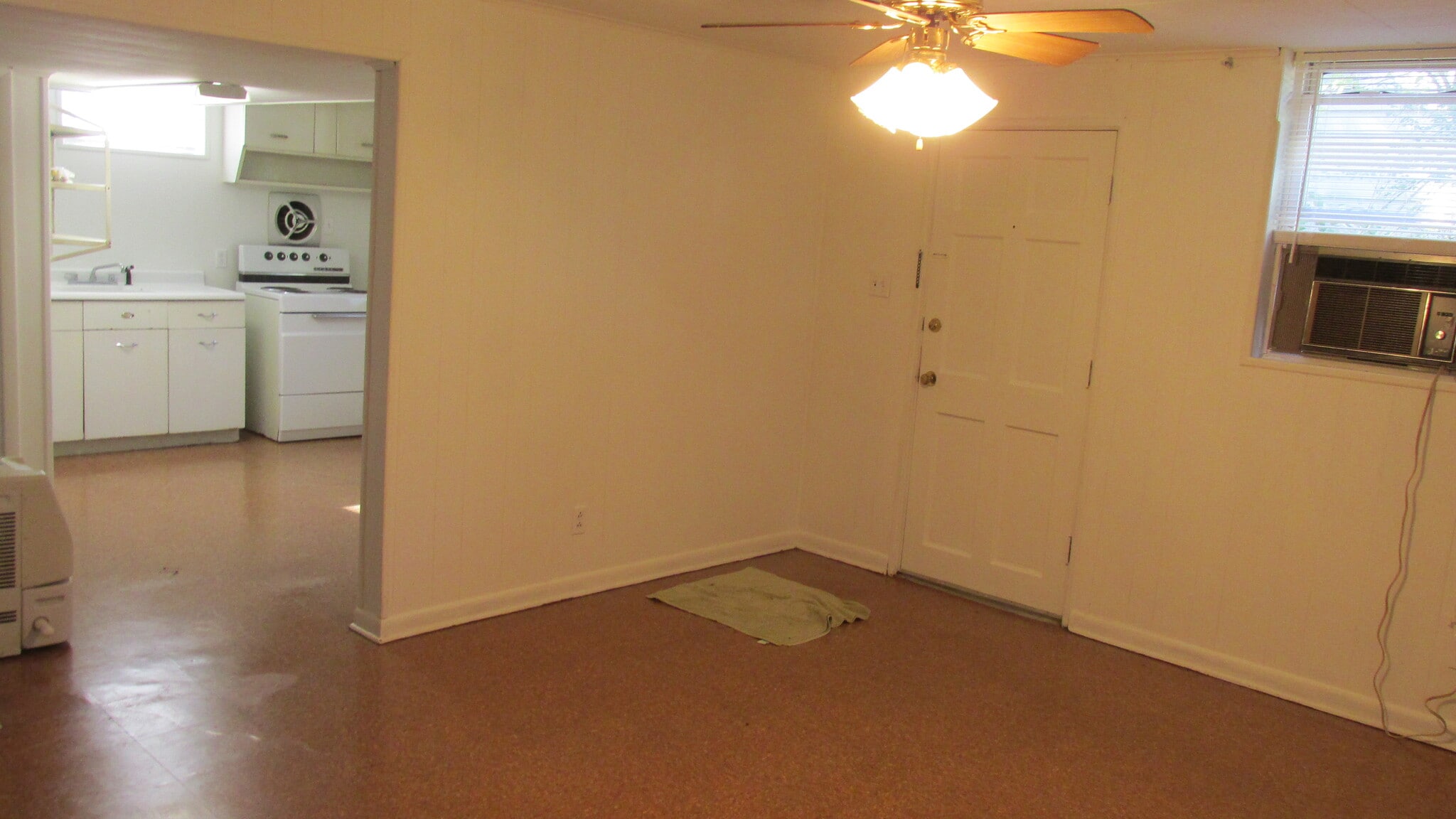 Building Photo - 910 Blenheim Ave
