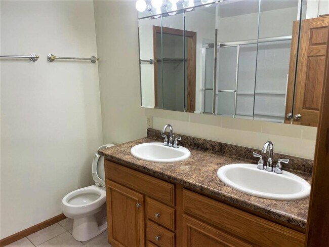 Building Photo - 640 Angel Court