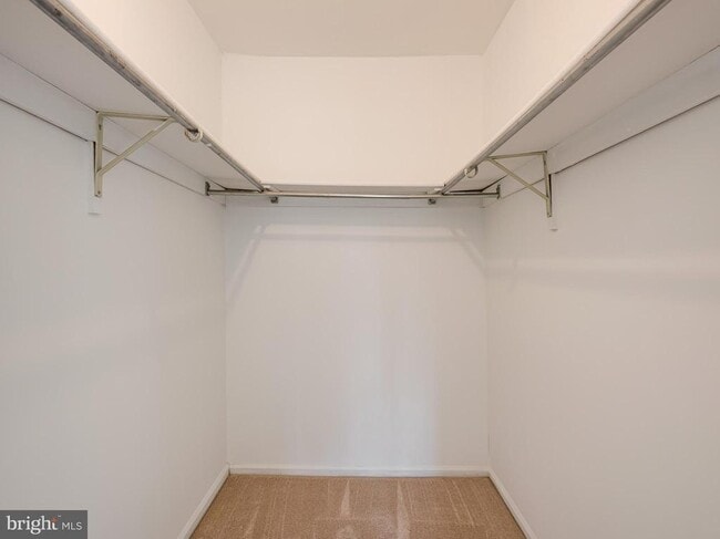 Building Photo - 11 Treaty Dr