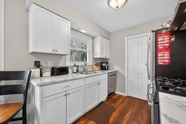 Building Photo - 33356 N Sears Blvd