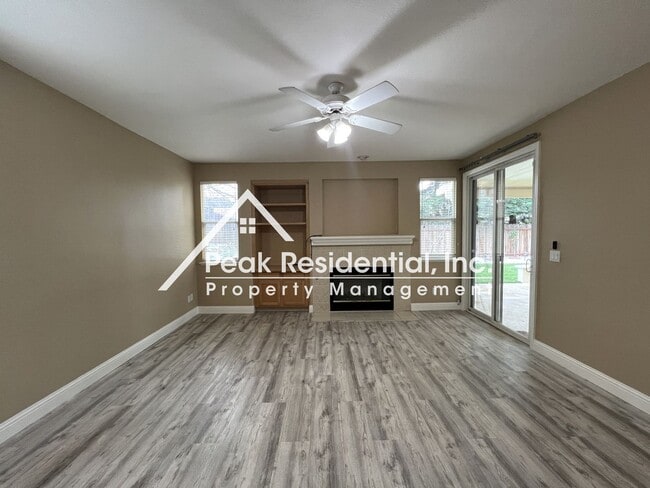 Building Photo - Beautiful Empire Ranch 5bd/3ba Home with 3 Car Garage - Must See