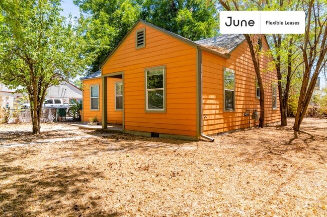 Building Photo - 1001 Gullett Street