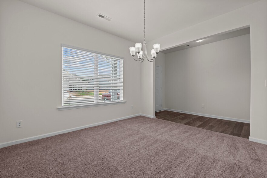 Building Photo - 827 Biltmore Dr