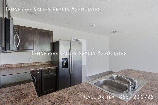 Building Photo - 1820 Andes Rd