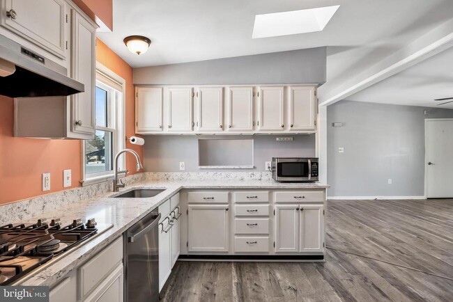 Building Photo - 511 Madison Ave