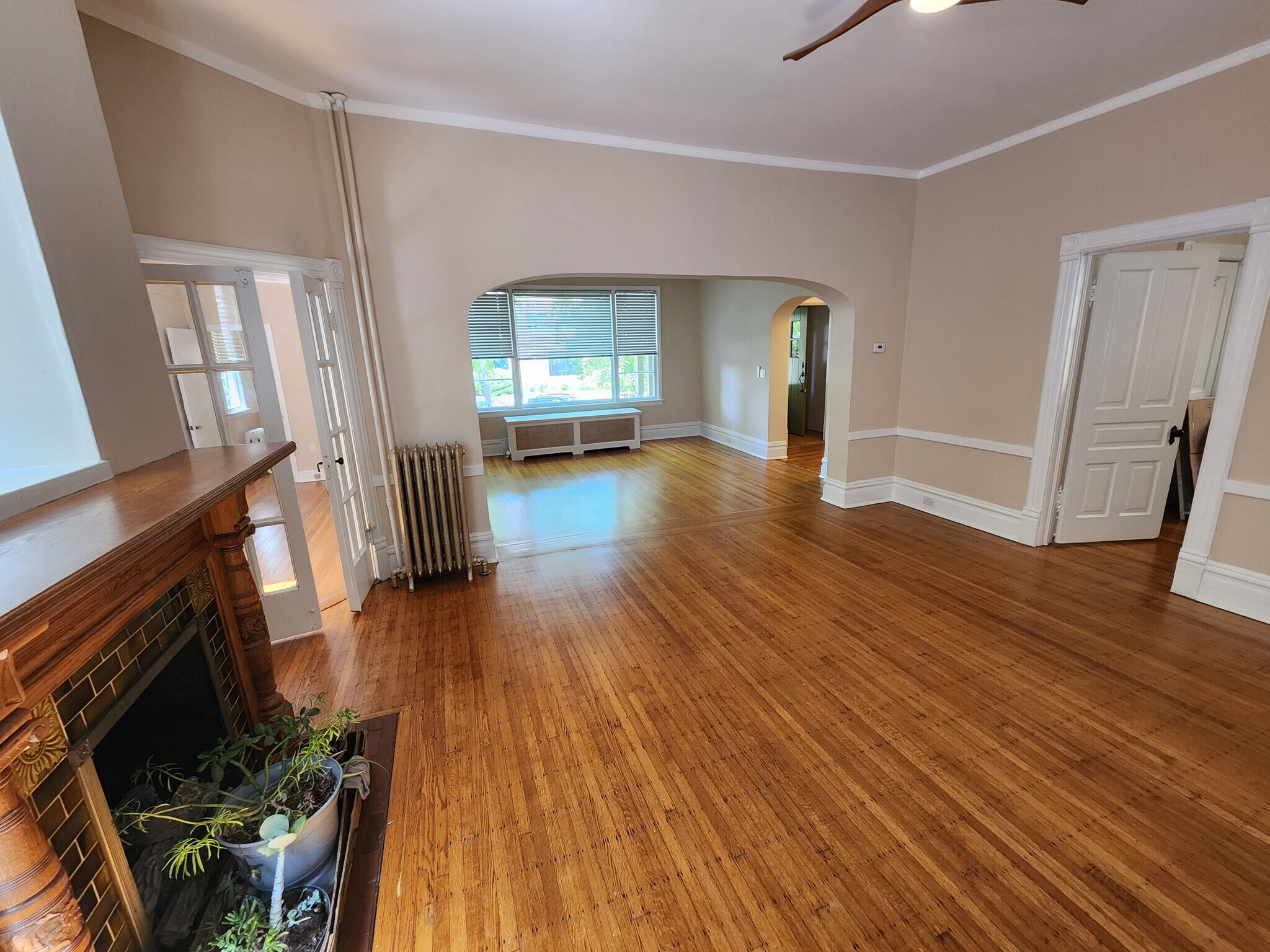 Double Living & Dining Room - 260 S Marion St