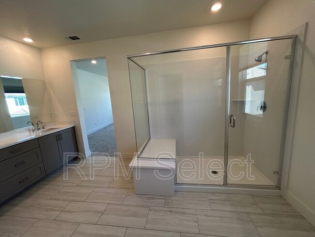 Building Photo - 5762 Caprice Ct