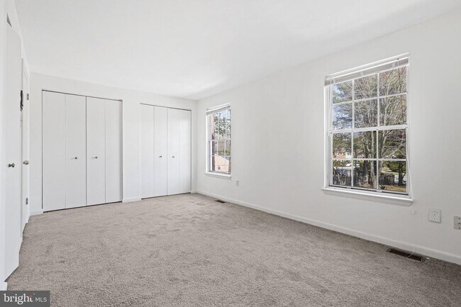 Building Photo - 1635 Forest Park Dr
