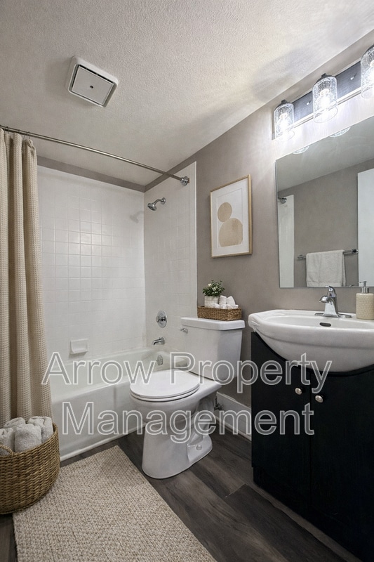 Building Photo - 1027 A St