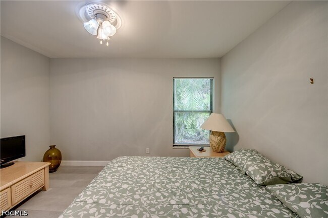 Building Photo - 15472 Admiralty Cir