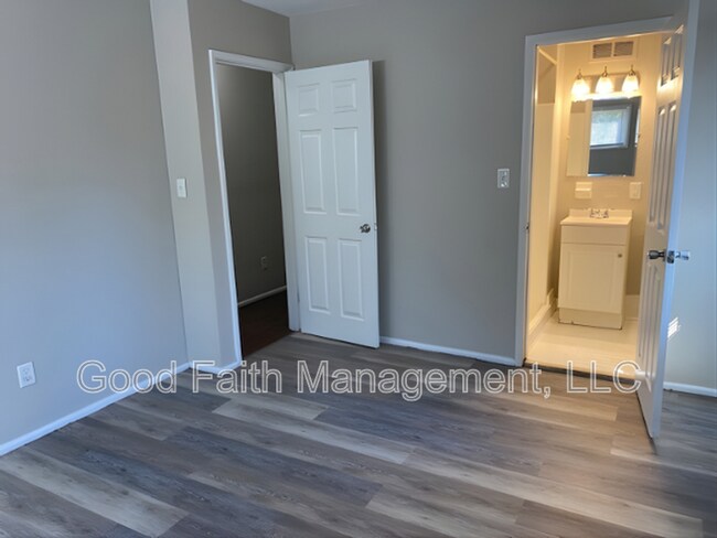 Building Photo - 2280 Darlington Dr