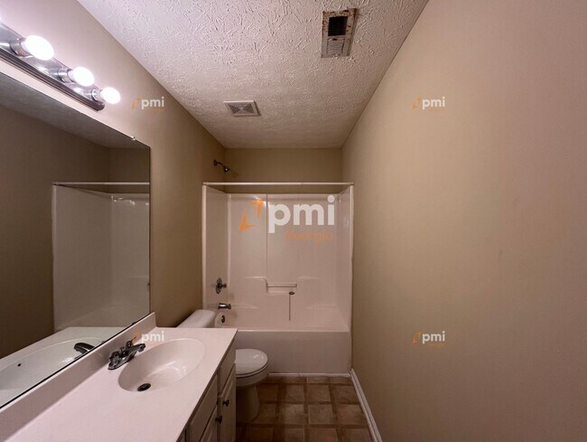 Building Photo - 7151 Flagstone Pl