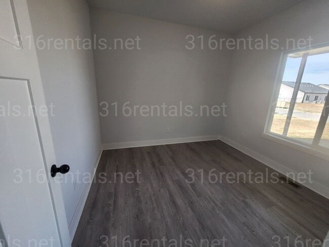 Building Photo - 8729-8731 E Summerside Pl