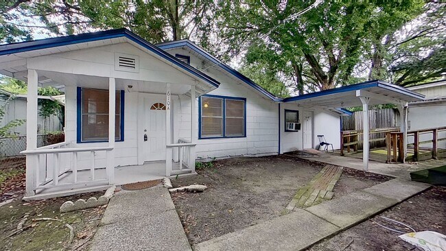 Primary Photo - 610 Edgewood Ave S