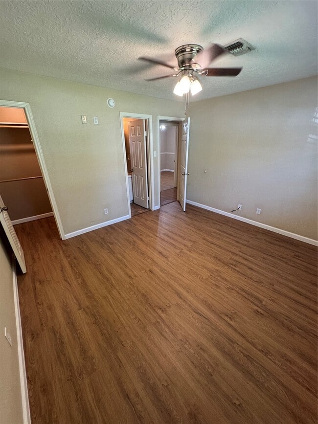 Building Photo - 2429 19th Ave N