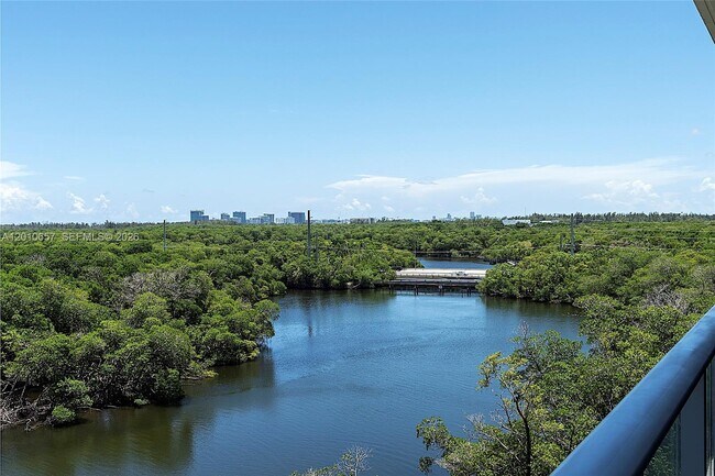 Building Photo - 16385 Biscayne Blvd