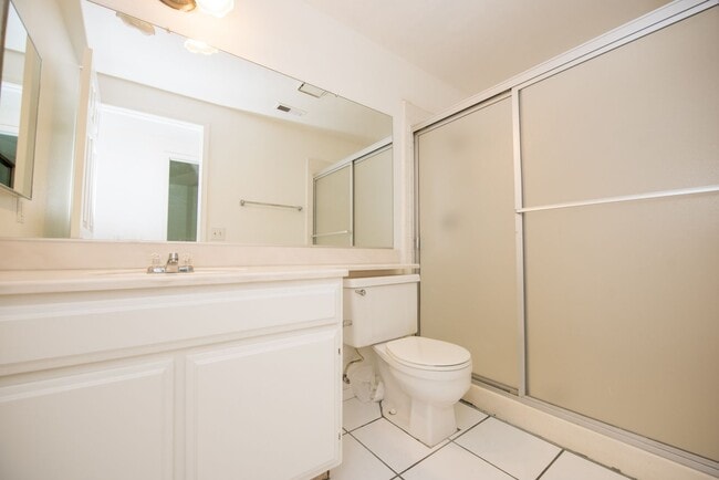 Building Photo - Rose Hills