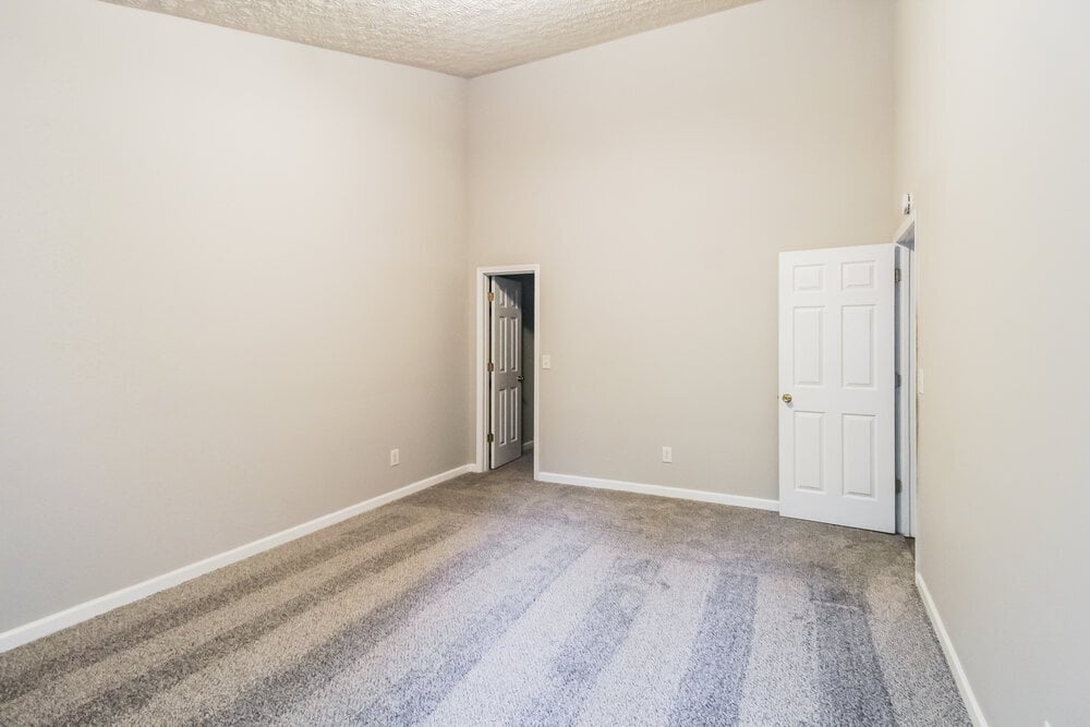 Building Photo - 740 Shadow Lake Dr