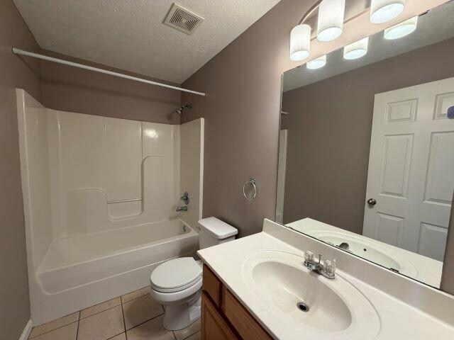 Building Photo - 3096 Raintree Dr