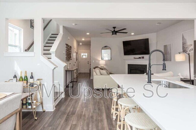 Building Photo - 1069 Millison Pl