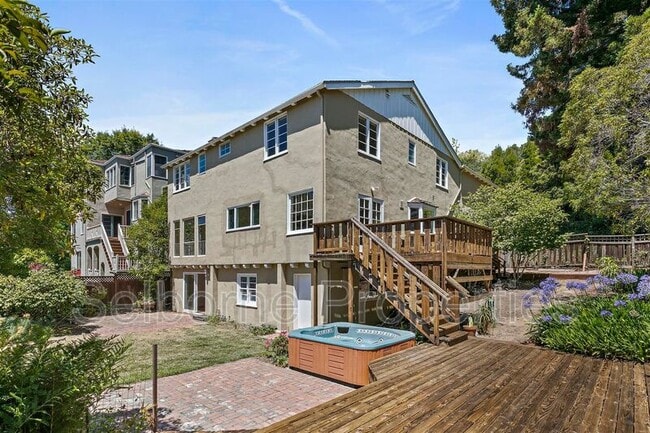 Building Photo - 25 Selborne Dr