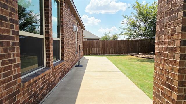 Building Photo - 2932 Log Cabin Dr