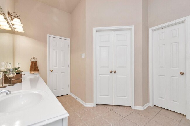 Building Photo - 19107 Mustang Pointe Ln