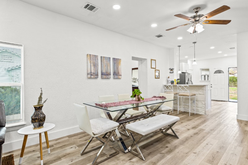 Building Photo - 911 W Wildwood Dr