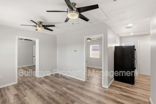 Building Photo - 840 E Turney Ave