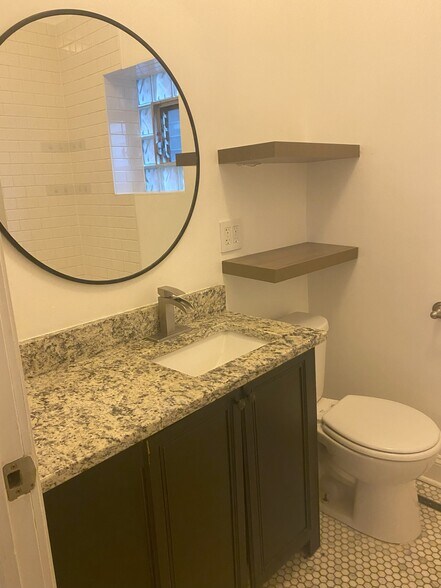Updated bathroom - 2900 N Richmond St
